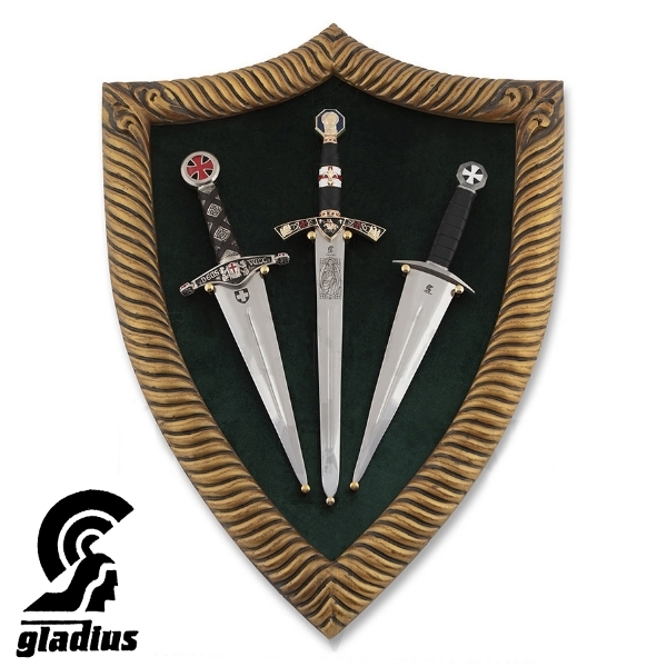 Gladius pajzs, 3 tőrtartóval, GL6104